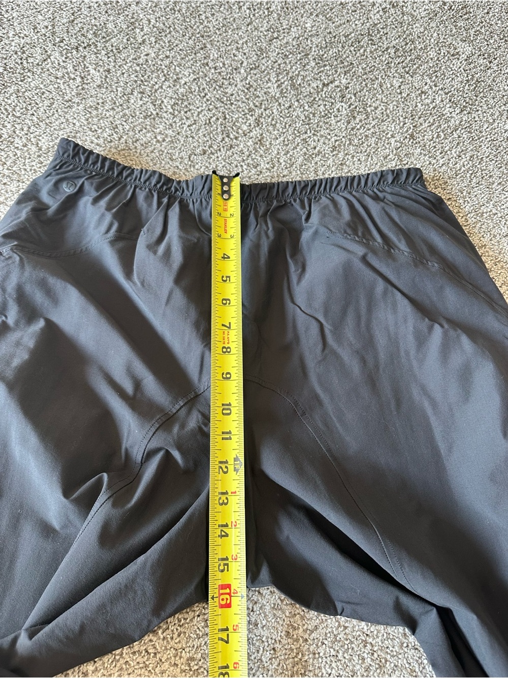 Lululemon Lightweight Mid-Rise Barrel-Leg Cropped Pant Black Size 14 - Picture 12 of 12